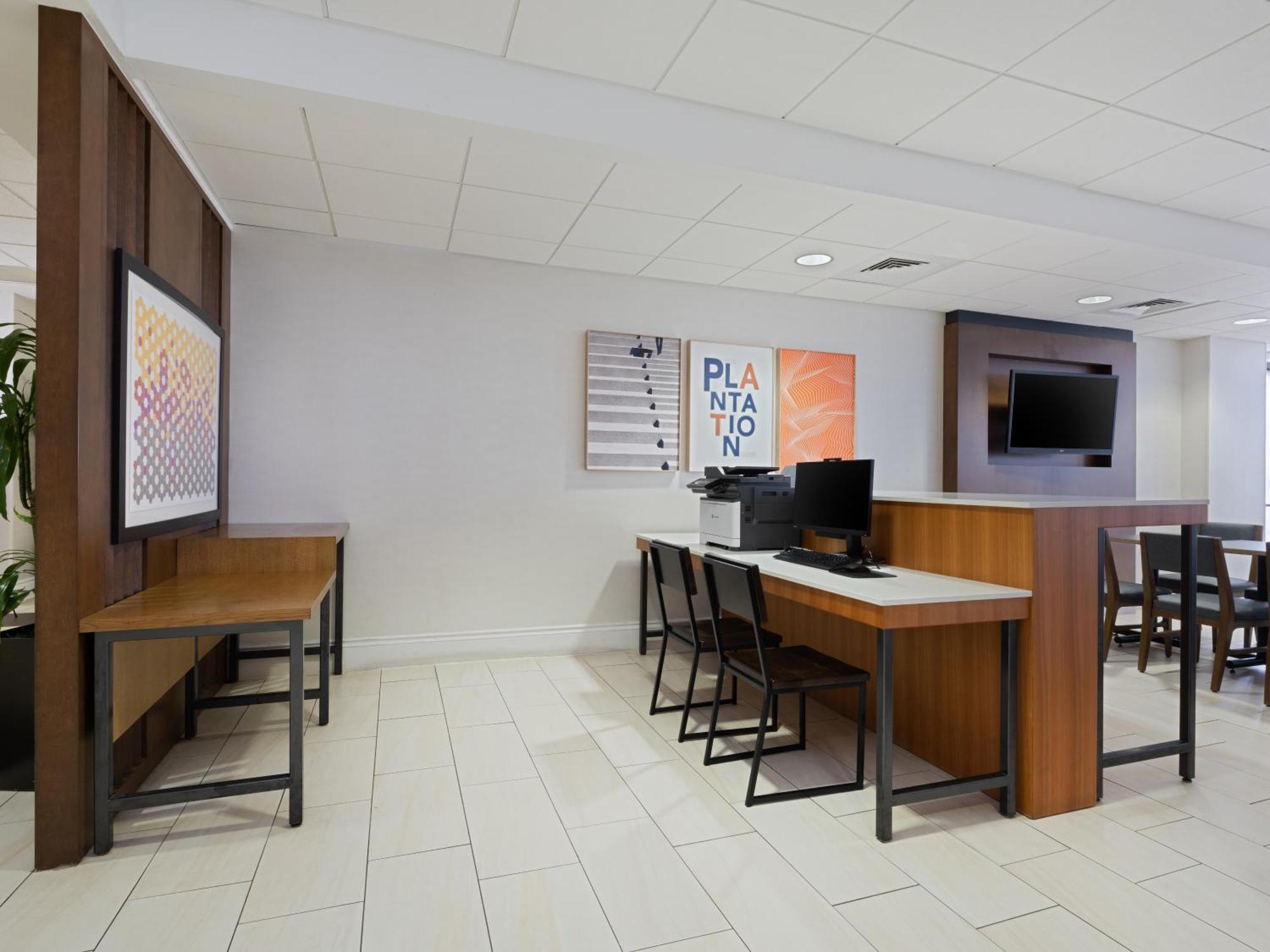 Holiday Inn Express Hotel & Suites Ft. Lauderdale-Plantation By Ihg Buitenkant foto